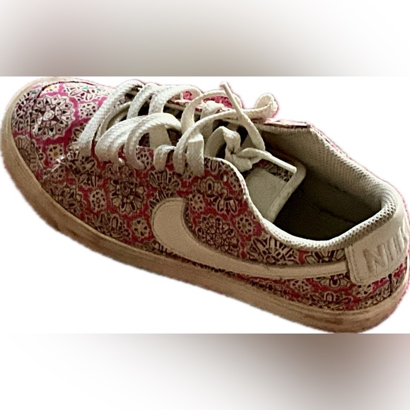 nike blazer low flower